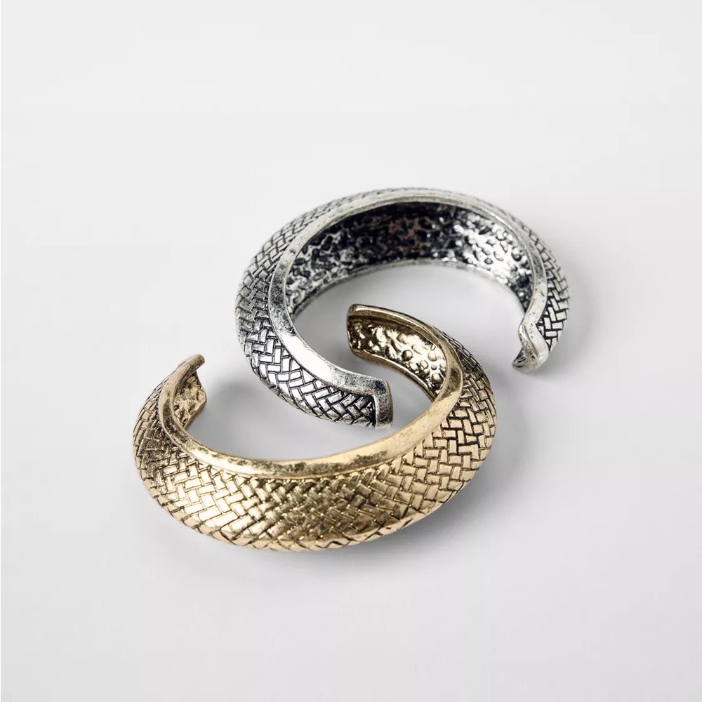 2-pack of textured cuff bracelets – Kate Moss x Zara